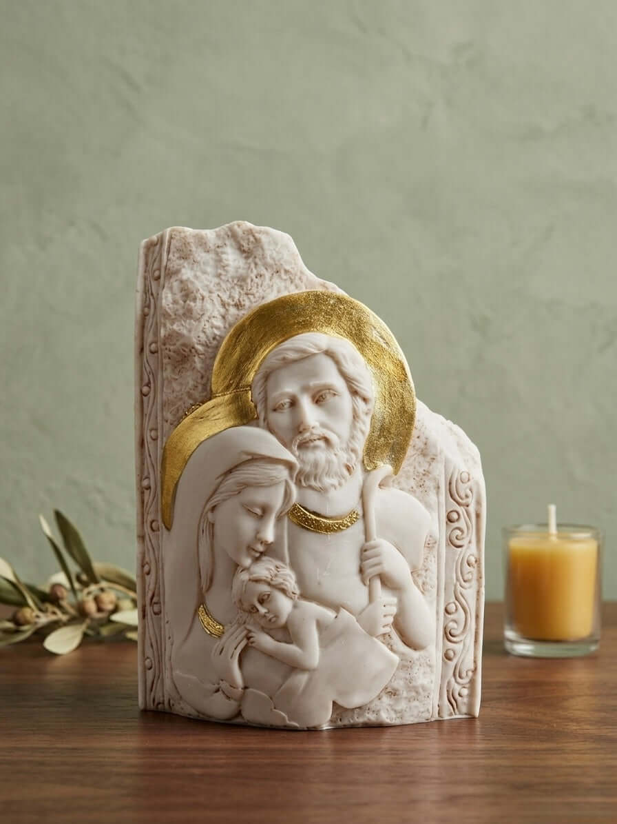 Holy Family Statue 10cm – Small Religious Decor Ornament depicting Mary, Joseph, and baby Jesus.