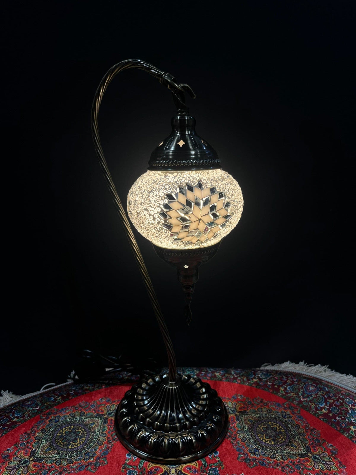 Mosaic Swan Lamp White Star — original Bazaar G retail product photo
